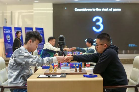 人在线成免费视频观看